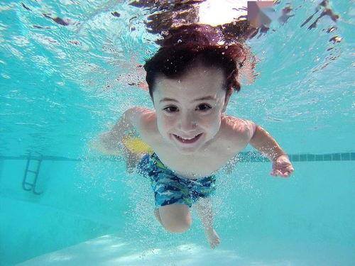 游泳场视频,游泳场精彩瞬间集锦